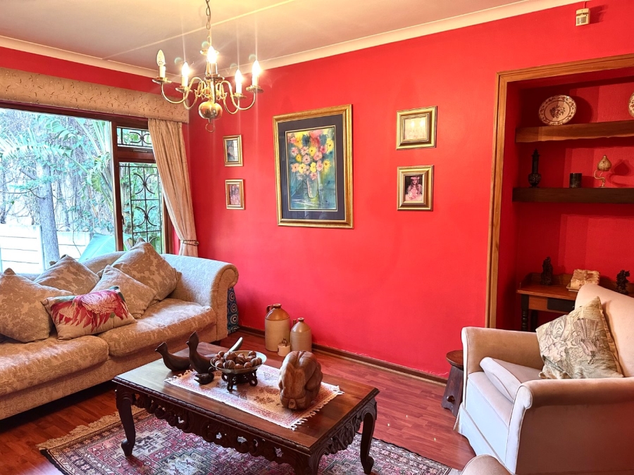 4 Bedroom Property for Sale in Glen Barrie Western Cape